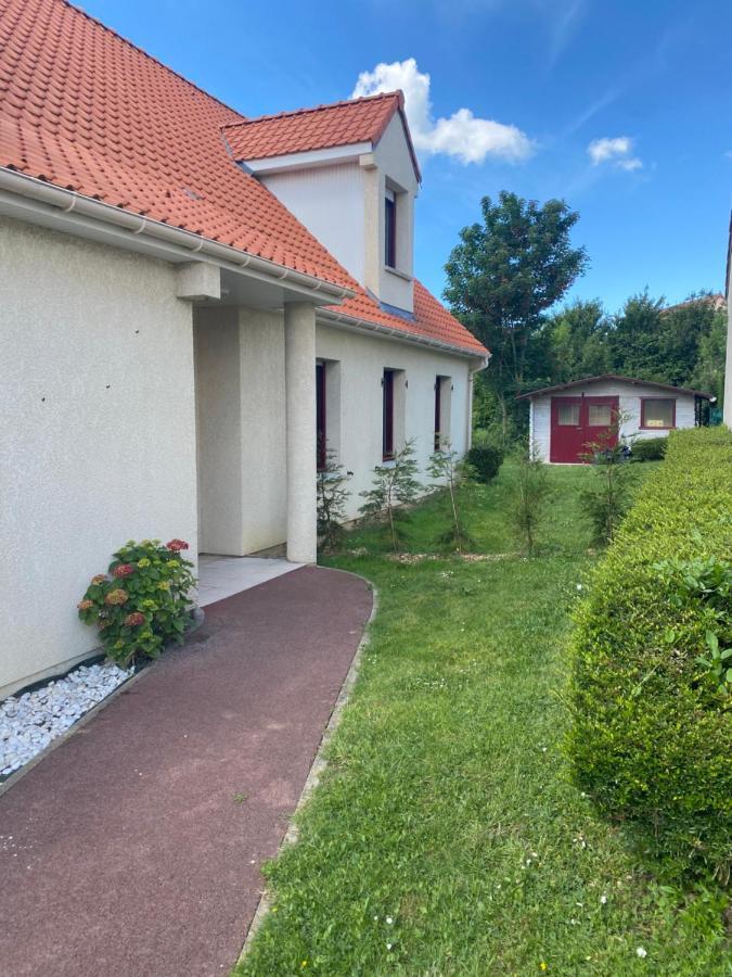 Bed and Breakfast Aux Charmes 1 Isques Exterior foto