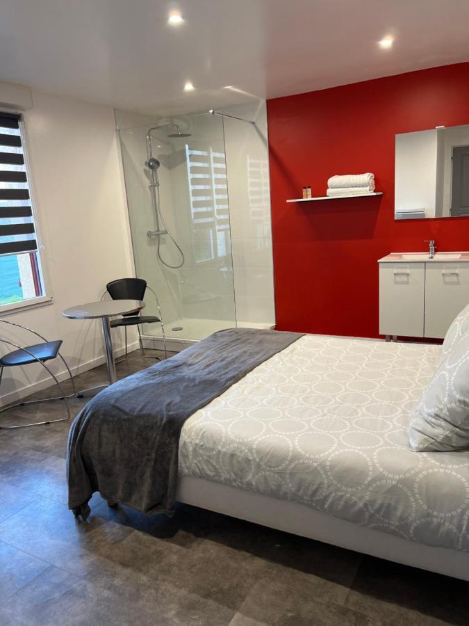 Bed and Breakfast Aux Charmes 1 Isques Exterior foto